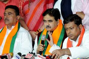 चुनाव आयोग ने अभिजीत गंगोपाध्याय को भेजा कारण बताओ नोटिस